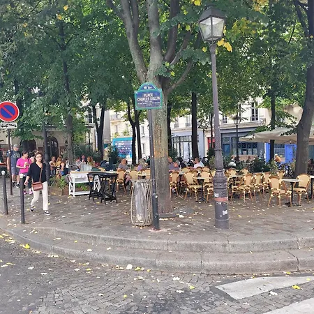 Bien Equipe Au Calme A Montmartre Lägenhet