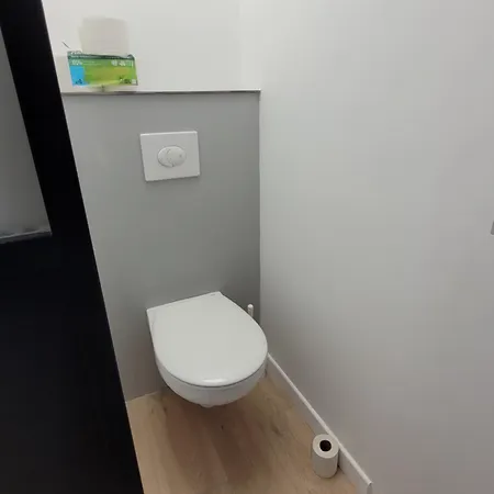 Bien Equipe Au Calme A Montmartre Lägenhet