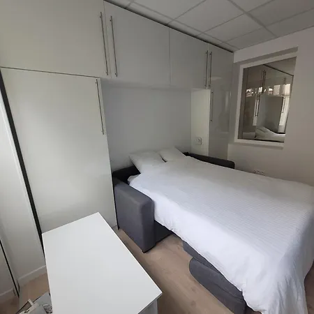 Bien Equipe Au Calme A Montmartre