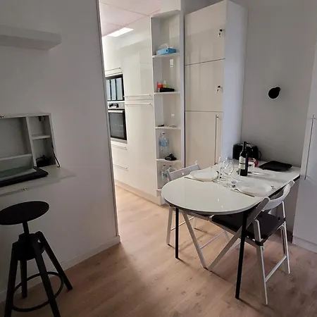 Bien Equipe Au Calme A Montmartre