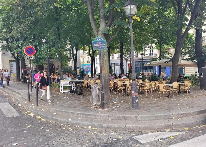 Bien Equipe Au Calme A Montmartre Lejlighed